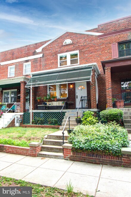 424 21st St NE, Washington, DC 20002