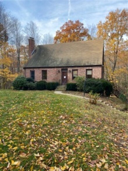 26 Reservoir Rd, Chepachet, RI 02814