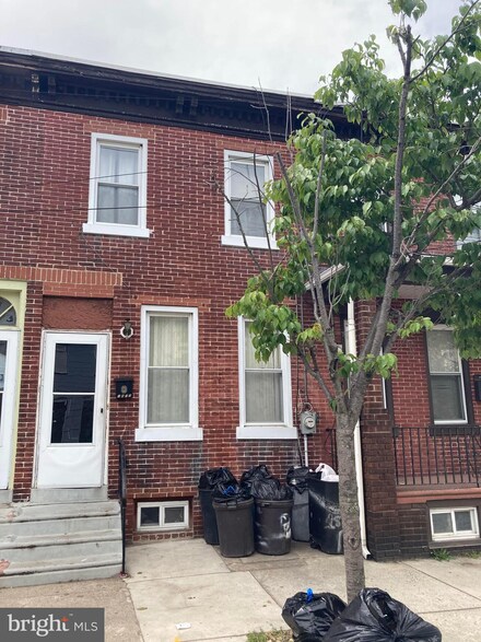 1871 S 4th St, Camden, NJ 08104