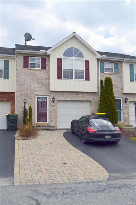 4216 Cheyenne Ct, Schnecksville, PA 18078