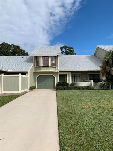 1411 SE Colchester Cir, Port Saint Lucie, FL 34952