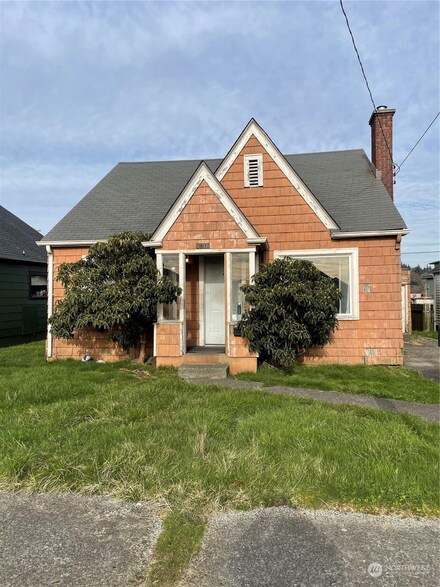 1518 Bay Ave, Aberdeen, WA 98520