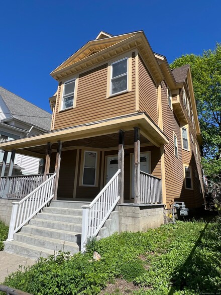 210 Woodlawn Terrace Unit 1 Floor, Waterbury, CT 06710