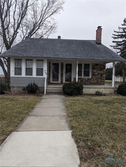 150 E Morenci St, Lyons, OH 43533