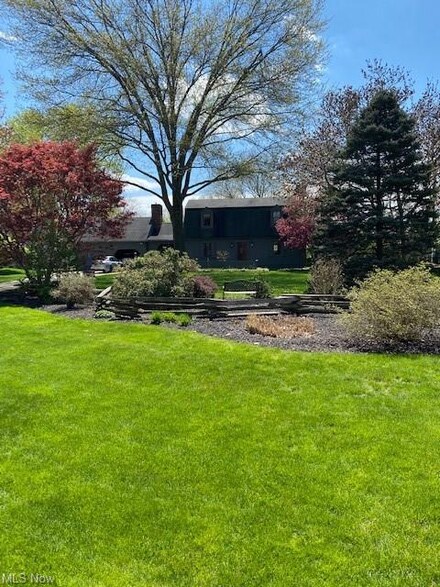 273 Stanton Dr, Columbiana, OH 44408