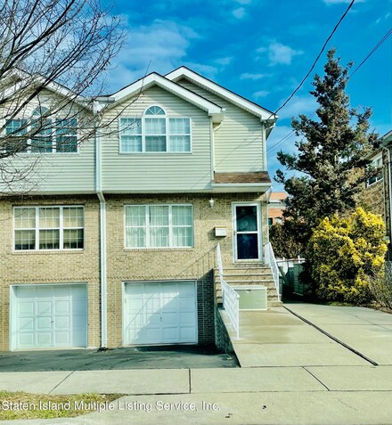 101 Burgher Ave, Staten Island, NY 10304