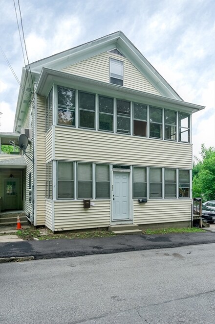 11 Maynard Ave, Webster, MA 01570