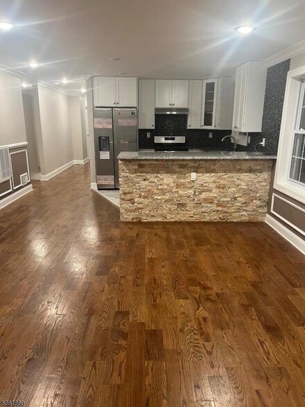 41 Jacob St, Newark, NJ 07103