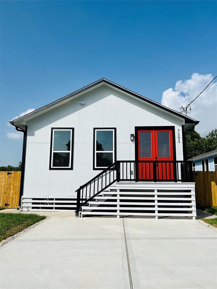 7393 Fairway Dr, Houston, TX 77087