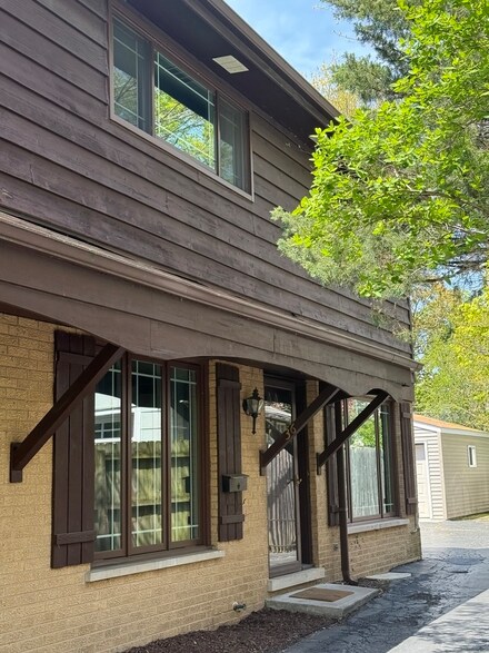 36 Washington Rd Unit 1, Lake Forest, IL 60045