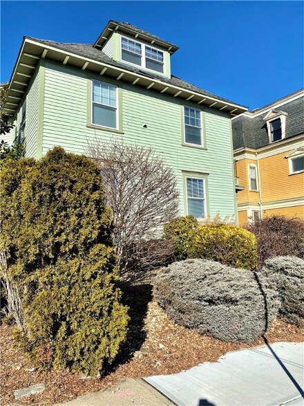 410 Angell St Unit 4, Providence, RI 02906