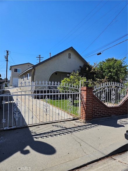 923 S Alma Ave, Los Angeles, CA 90023