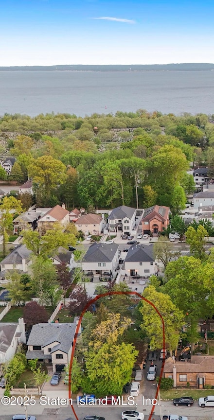 16 Stevenson Place, Staten Island, NY 10309