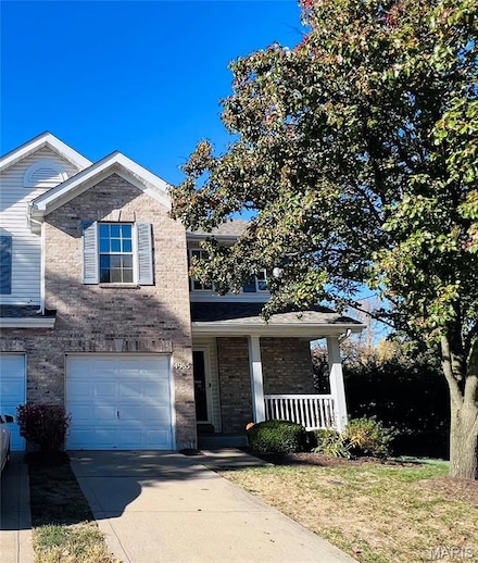 4985 Hurstborough Ct, Hazelwood, MO 63042