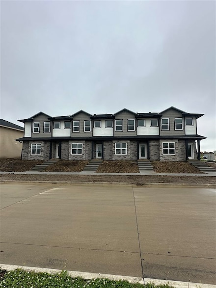 9321 Snowberry Dr SW, Cedar Rapids, IA 52404
