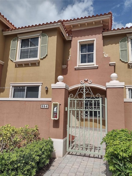 654 SW 106th Ave Unit 1502, Pembroke Pines, FL 33025