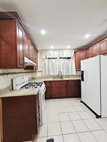 228 E 89th St, Brooklyn, NY 11236