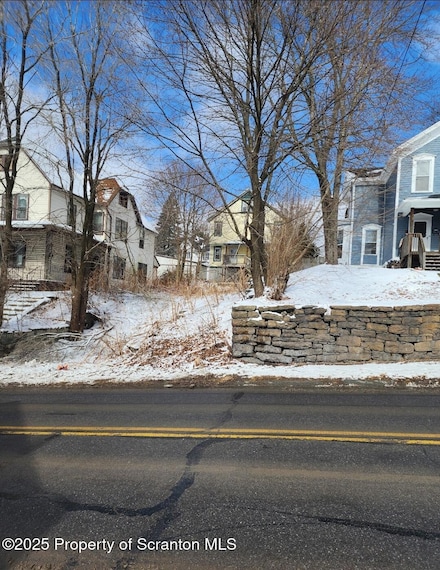25 Canaan St, Carbondale, PA 18407