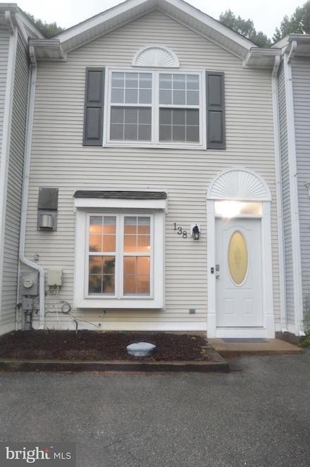138 Creekside Ct, Newark, DE 19702