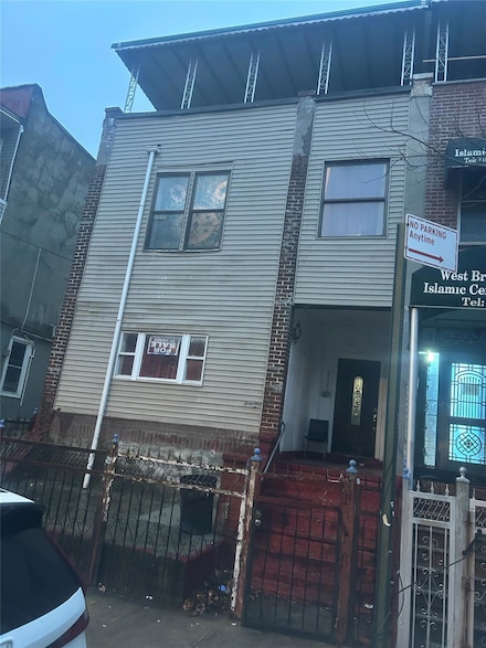 2121 Grand Ave, Bronx, NY 10453