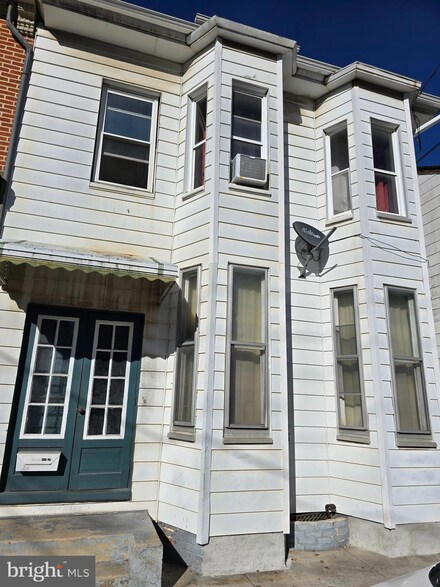 141 E Louther St, Carlisle, PA 17013