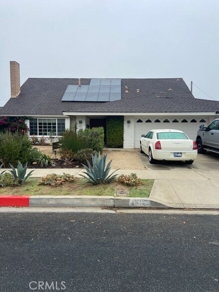 1015 E Fesler St, Santa Maria, CA 93454