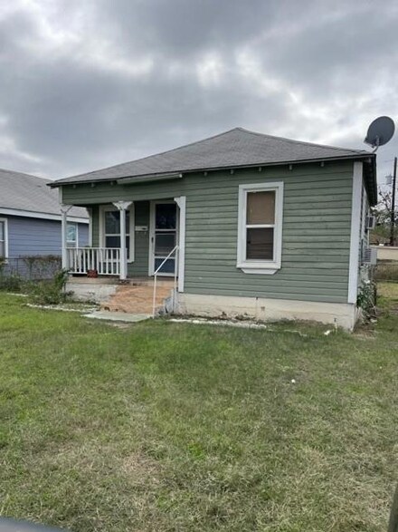 3419 NW 28th St, Fort Worth, TX 76106