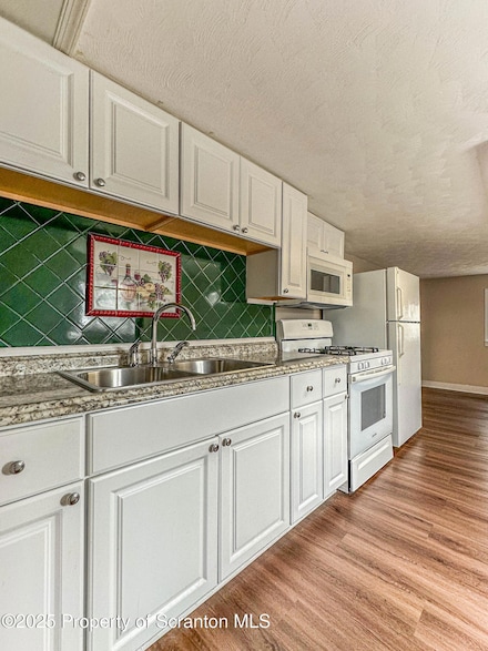 502 Cypress St Unit L 1, Throop, PA 18512