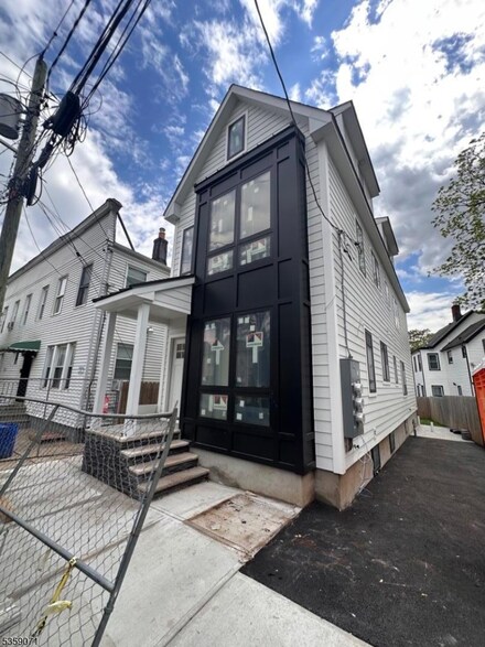 13 New St Unit 1, Montclair, NJ 07042