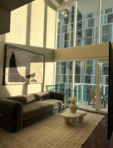 41 SE 5th St Unit 714, Miami, FL 33131