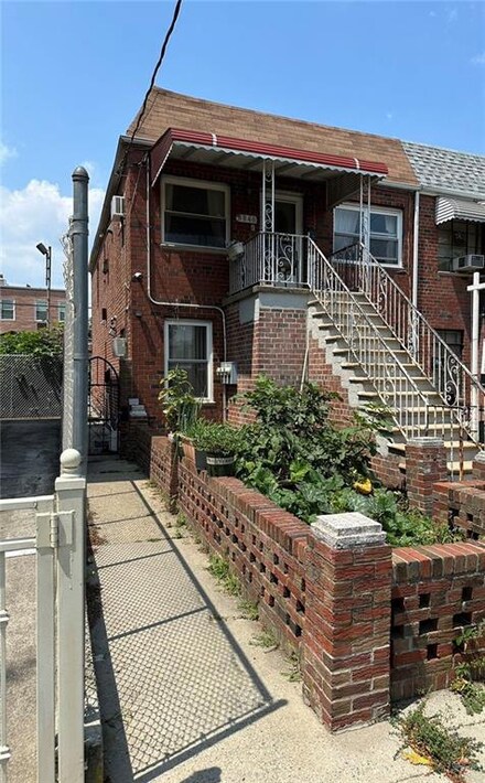 8846 26th Ave, Brooklyn, NY 11214