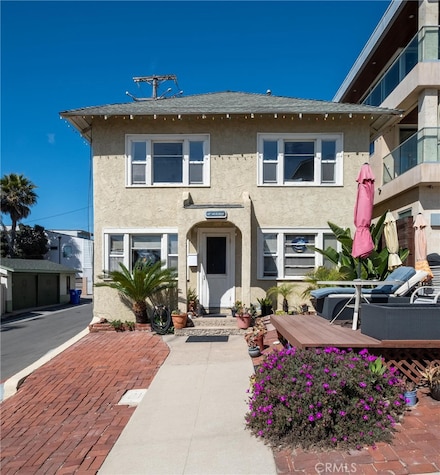 117 Eighth St, Manhattan Beach, CA 90266