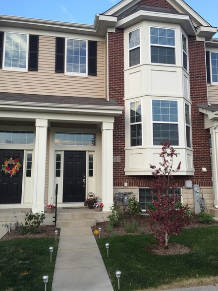 15318 Park Station Blvd, Orland Park, IL 60462