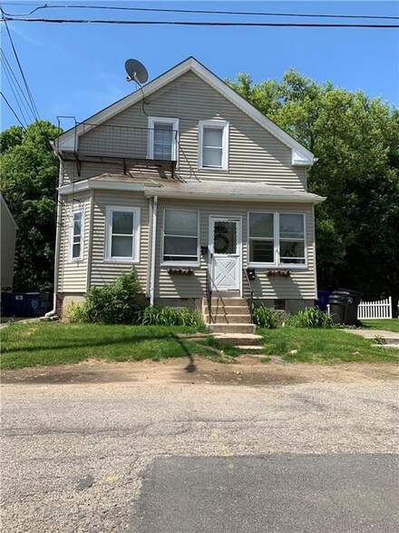91 East Ave, North Providence, RI 02911
