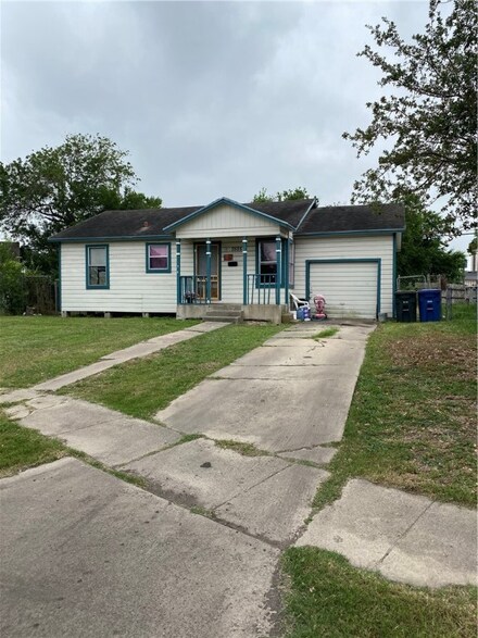3505 Mimosa Dr, Corpus Christi, TX 78408