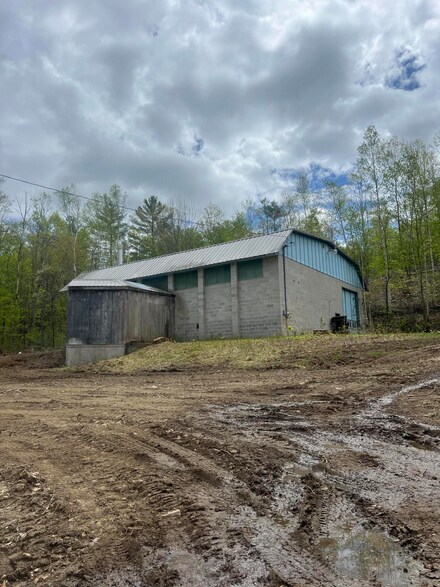 709 S South Rumford Rd, Rumford, ME 04276
