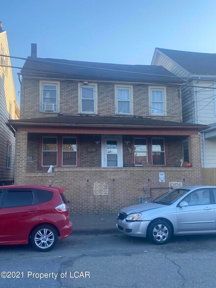 138 E Mine St, Hazleton, PA 18201