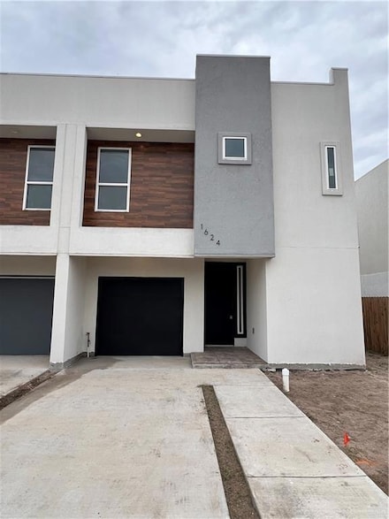 1624 W B St, Mission, TX 78572