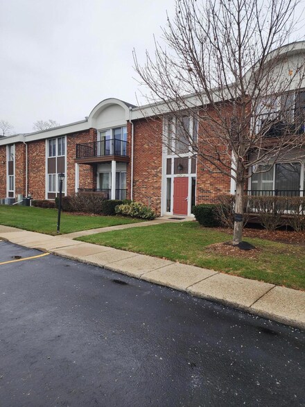 29535 Bobrich St Unit 36, Livonia, MI 48152