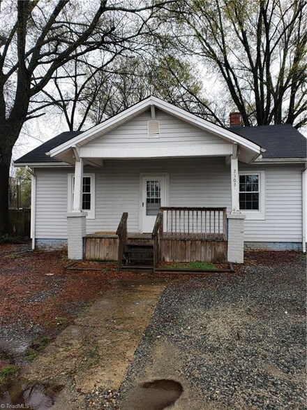 2502 E Bessemer Ave, Greensboro, NC 27405