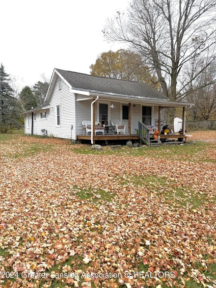 172 Walnut St, Vermontville, MI 49096