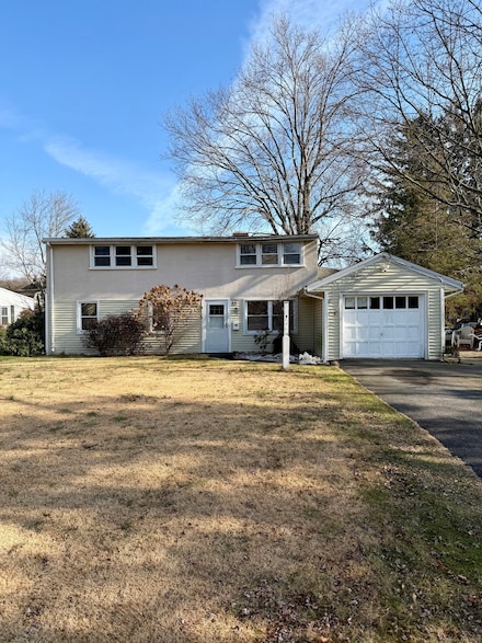 33 Assisi Way, Norwalk, CT 06851