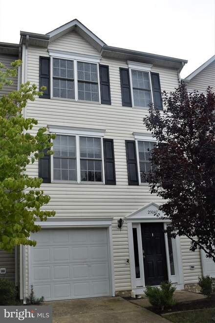 23047 Triple Crown Dr, Ruther Glen, VA 22546