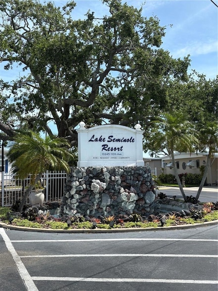 11076 100th St Unit 41, Largo, FL 33773