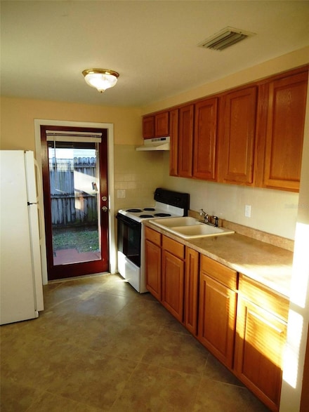5570 61st St N, Saint Petersburg, FL 33709