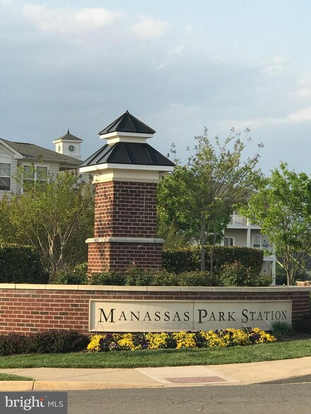 9722 Holmes Place Unit 305, Manassas Park, VA 20111