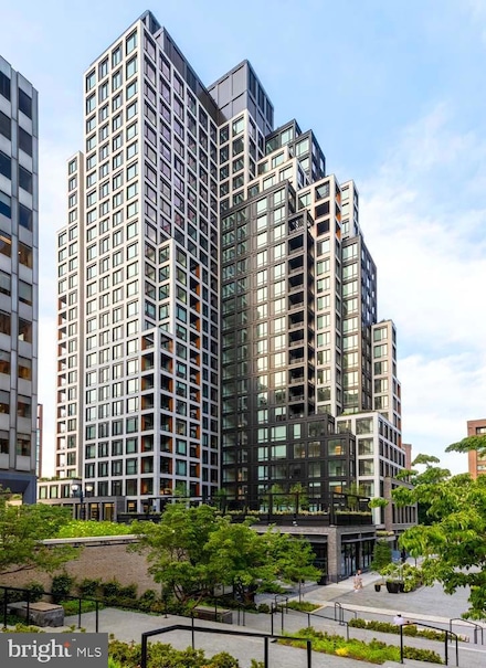 269 19th Ct S Unit PH2402, Arlington, VA 22202
