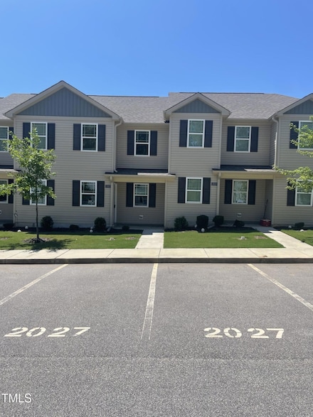 2027 Wiggins Village Dr, Youngsville, NC 27596
