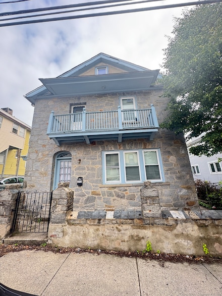 213 Pequonnock St, Bridgeport, CT 06604