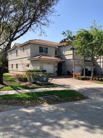2602 Webb Ave, Delray Beach, FL 33444